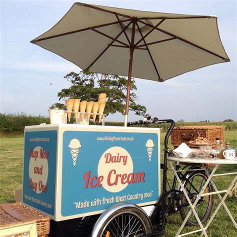 ICE CREAM CART SUPPLIERS IN CHESHIRE. We love what we do here at Fellici’s! Providing luxury ice cream cart hire in Cheshire enables our customers to have the perfect ice cream and helps them to achieve all of their goals. Our clients can be reassured that their ice cream is taken care of in our hand’s thanks to our skills and knowledge.